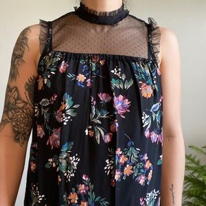 Sleeveless fancy floral  top